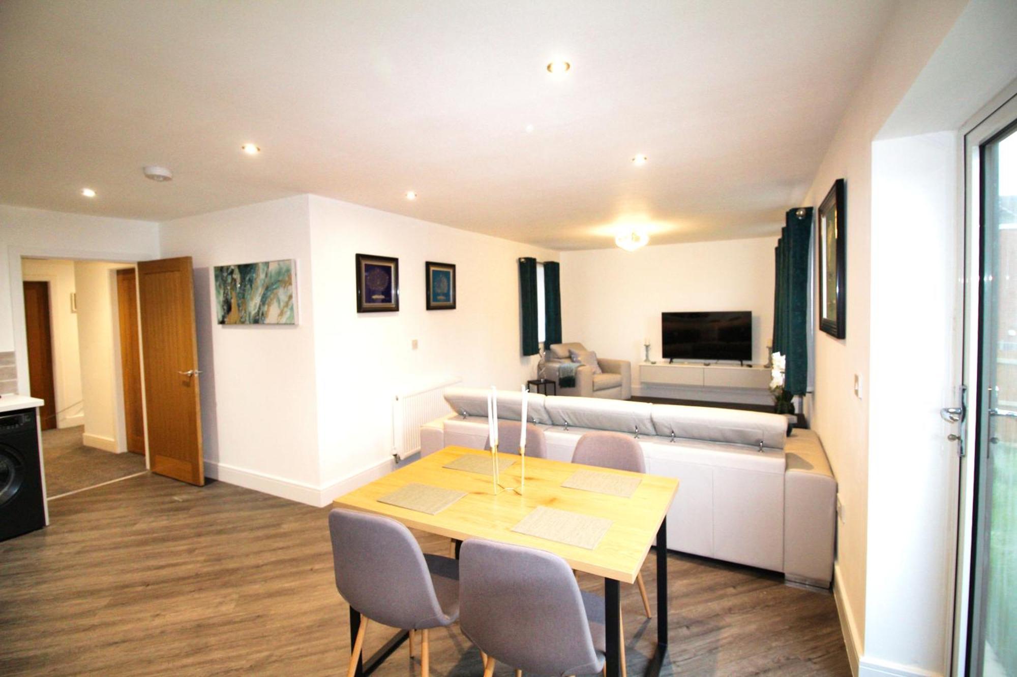 Rotherham - Rawmarsh - Great Customer Feedback - 2 Bed Bungalow - New Build - High End Furnishings - Wheel Chair Accessible - Large Enclosed Garden - Dog Friendly Eksteriør billede