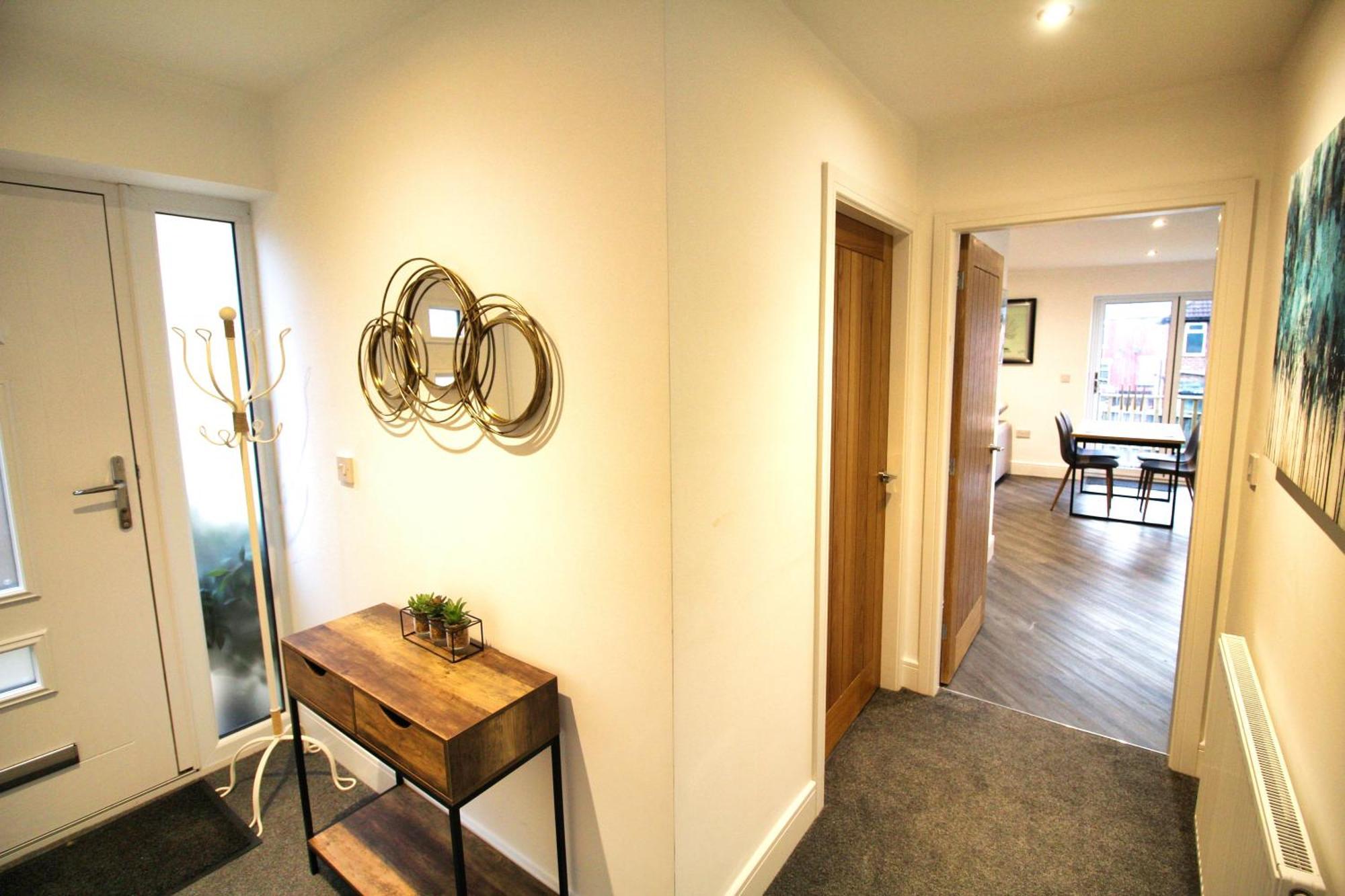 Rotherham - Rawmarsh - Great Customer Feedback - 2 Bed Bungalow - New Build - High End Furnishings - Wheel Chair Accessible - Large Enclosed Garden - Dog Friendly Eksteriør billede